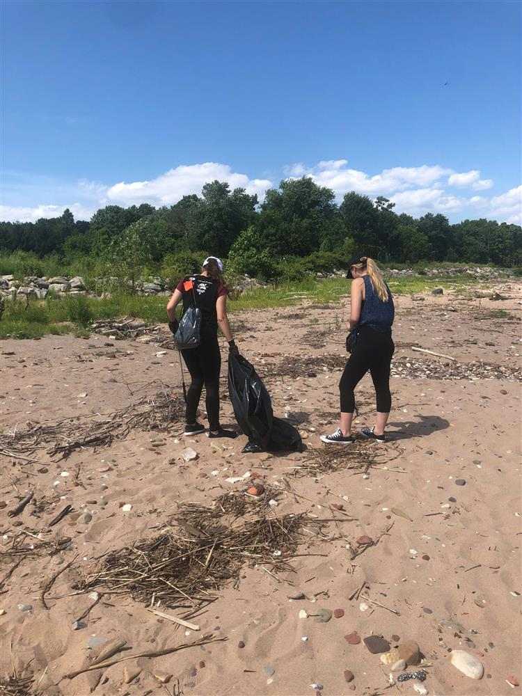 Digital Edge Sponsors Beach Clean-Up